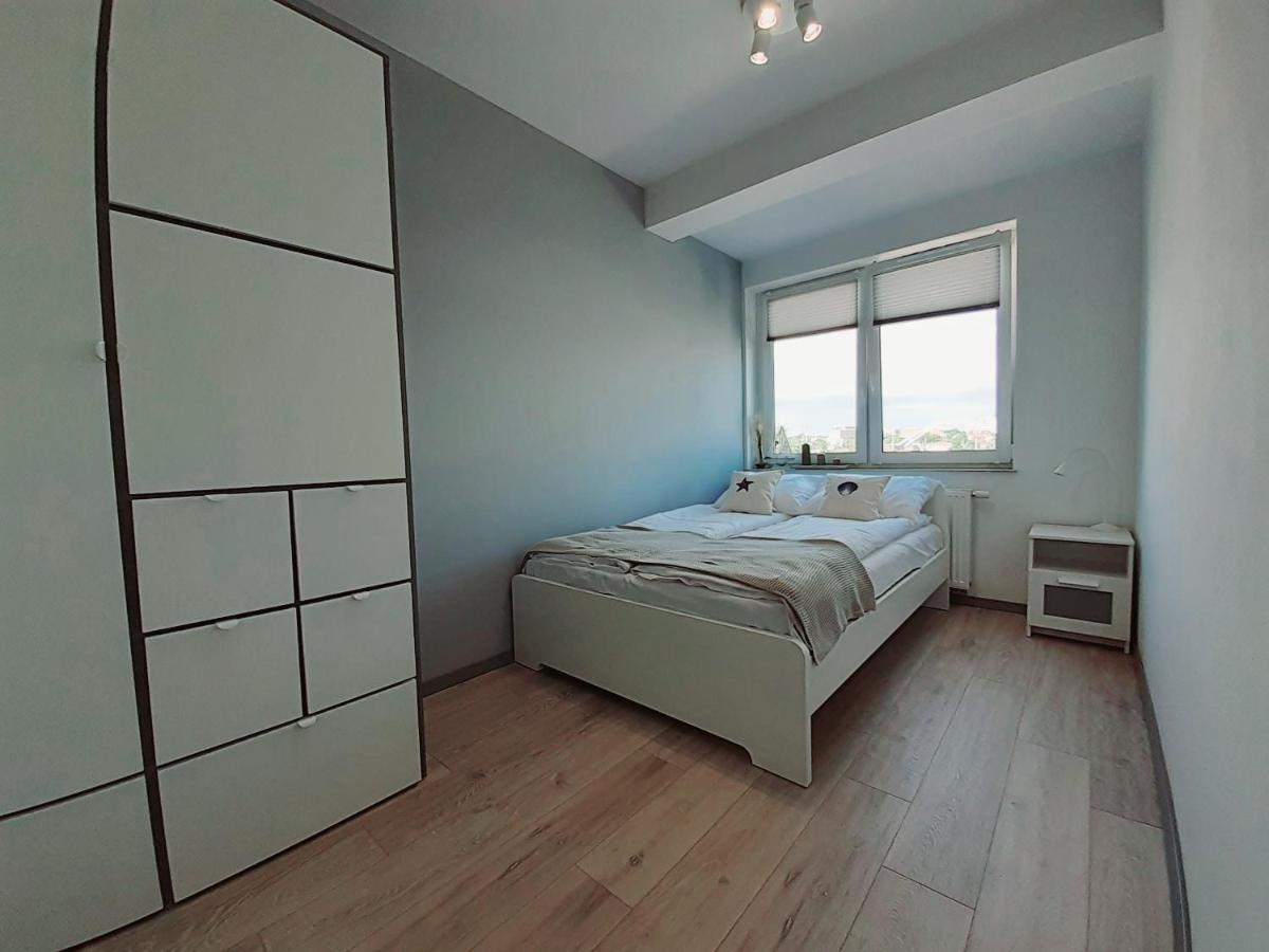 Apartament Kapitanski Mostek 17A Z Widokiem Na Port I Latarnie Morska Oraz Garazem Apartment Kolobrzeg Bagian luar foto