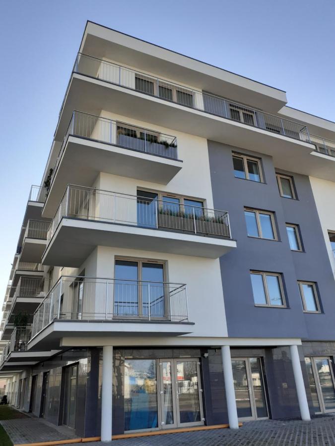 Apartament Kapitanski Mostek 17A Z Widokiem Na Port I Latarnie Morska Oraz Garazem Apartment Kolobrzeg Bagian luar foto