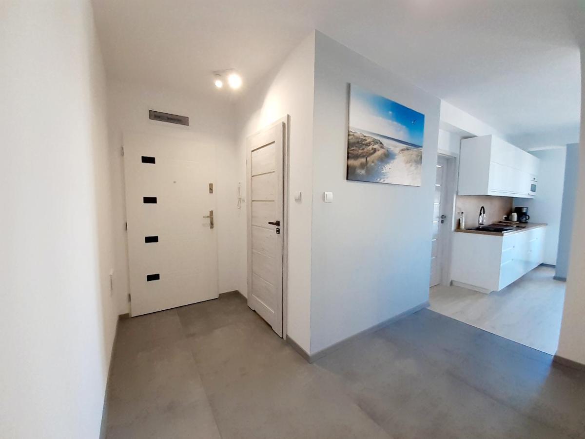 Apartament Kapitanski Mostek 17A Z Widokiem Na Port I Latarnie Morska Oraz Garazem Apartment Kolobrzeg Bagian luar foto